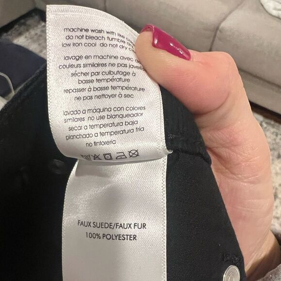 NWOT WeWoreWhat Women's black Straight leg Jeans with faux fur cuffs size 24 - Picture 13 of 15